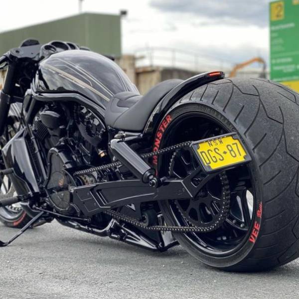 Harley-Davidson-VRod-Big-ass-Brutus-by-DGD-Custom-03