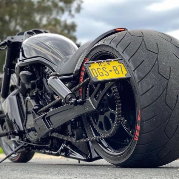 Harley-Davidson-VRod-Big-ass-Brutus-by-DGD-Custom-05